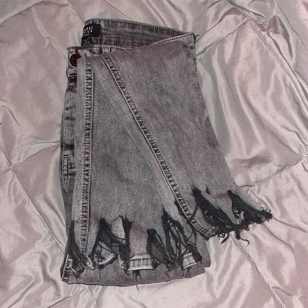Boohoo Man skinny leg cut jeans in men’s size 32